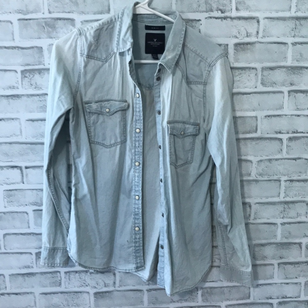 American Eagle button up